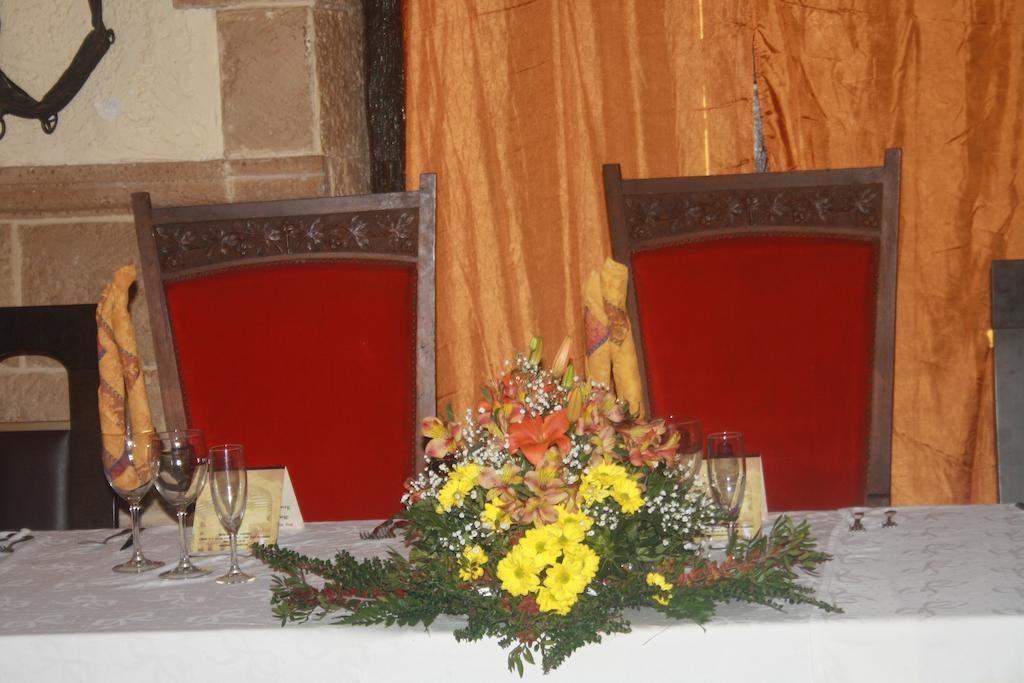 Hostal Restaurante La Diligencia クニット エクステリア 写真