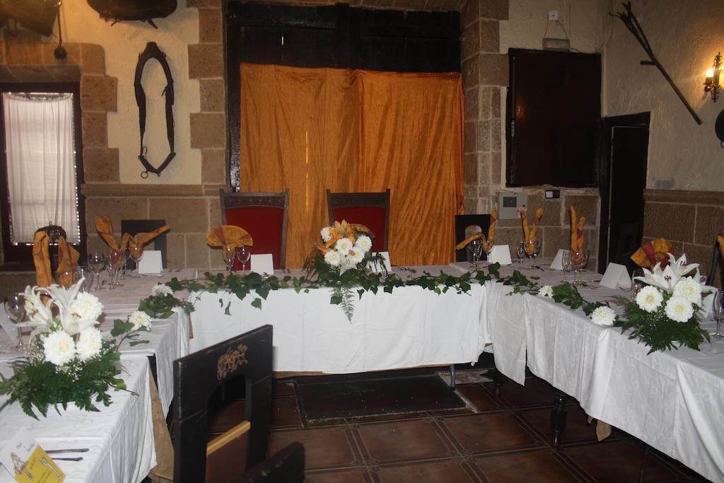 Hostal Restaurante La Diligencia クニット エクステリア 写真