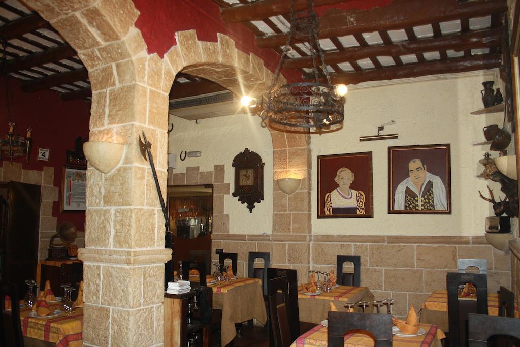 Hostal Restaurante La Diligencia クニット エクステリア 写真