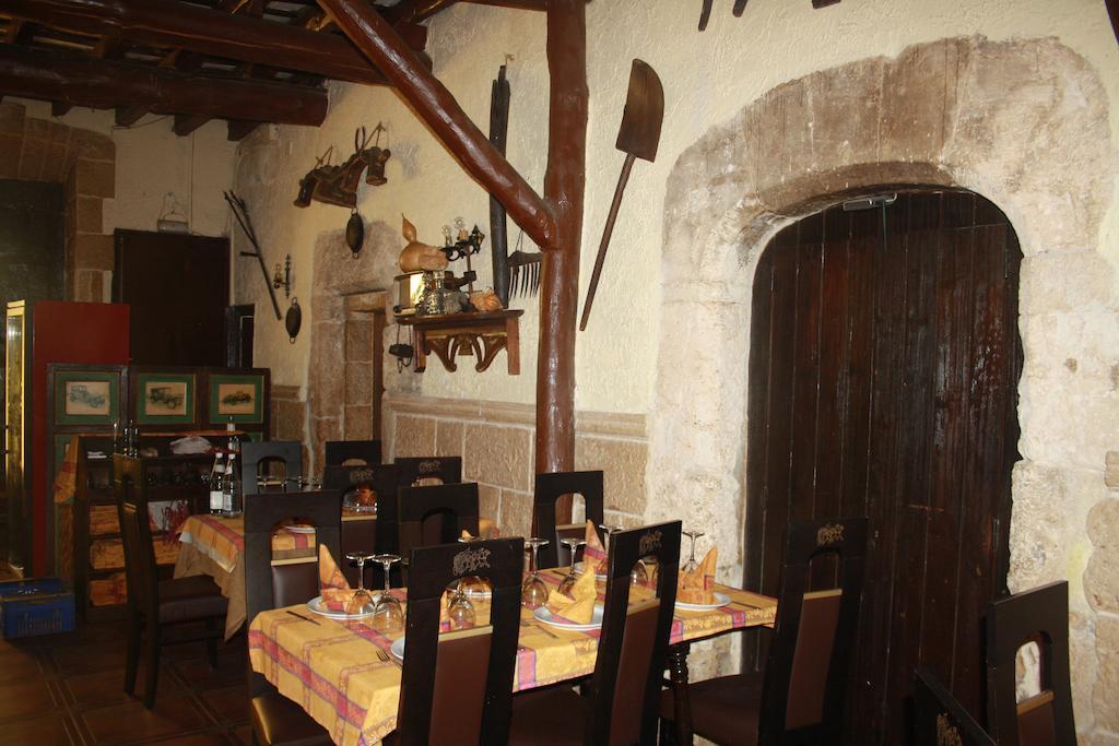 Hostal Restaurante La Diligencia クニット エクステリア 写真