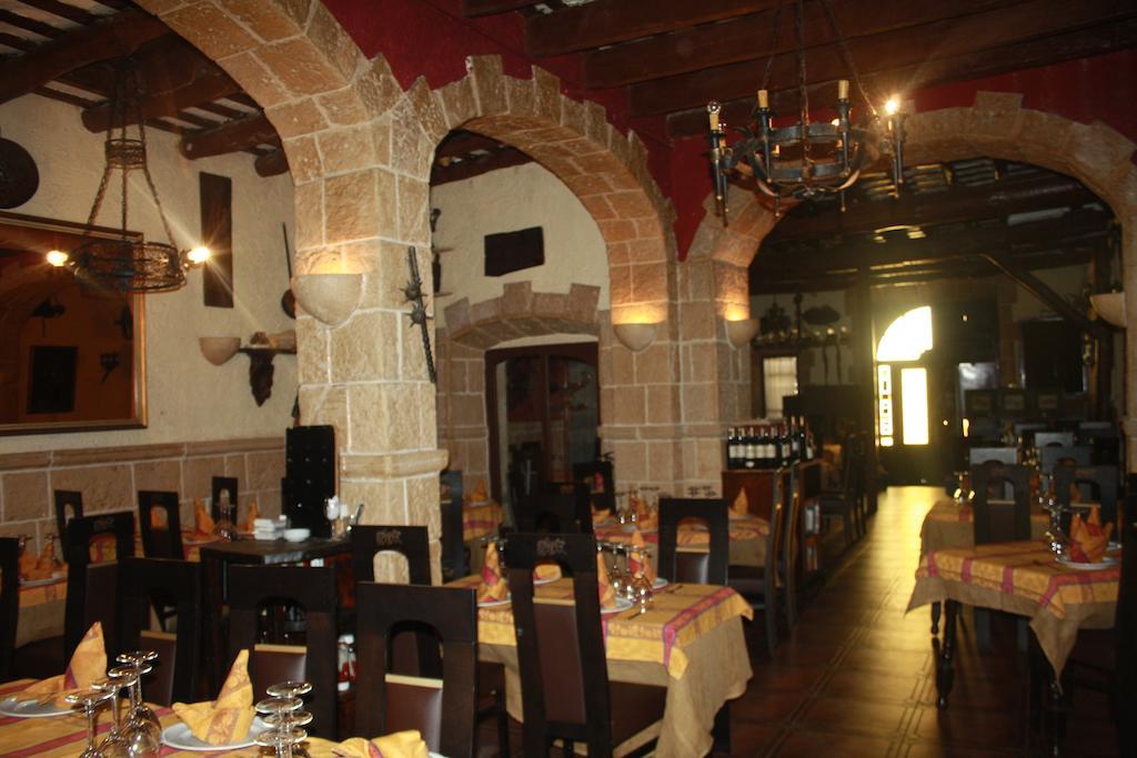 Hostal Restaurante La Diligencia クニット エクステリア 写真