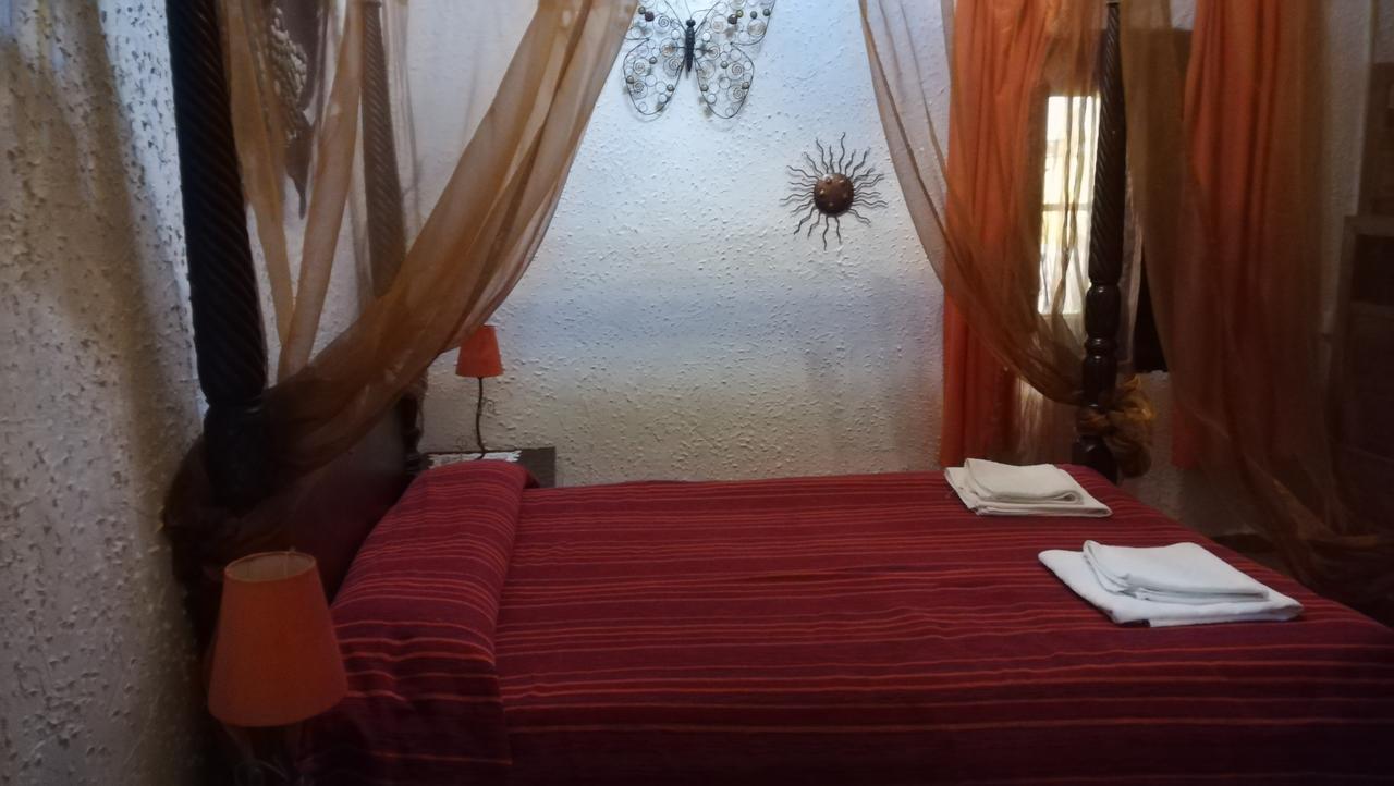 Hostal Restaurante La Diligencia クニット エクステリア 写真