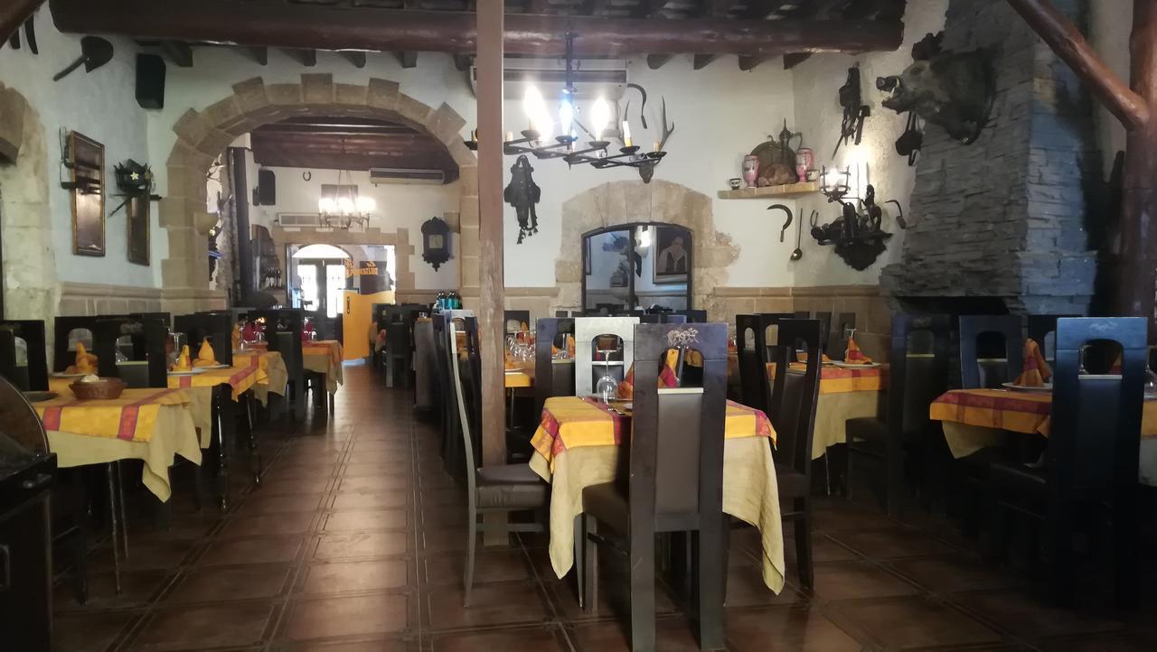 Hostal Restaurante La Diligencia クニット エクステリア 写真