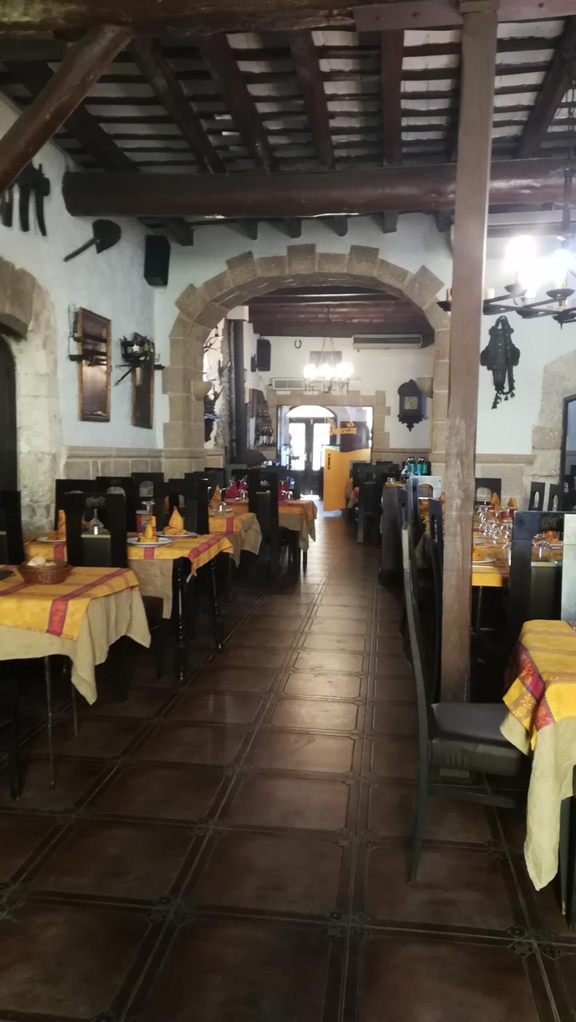 Hostal Restaurante La Diligencia クニット エクステリア 写真