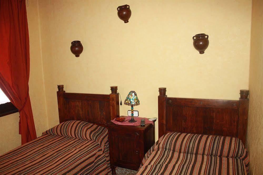 Hostal Restaurante La Diligencia クニット エクステリア 写真