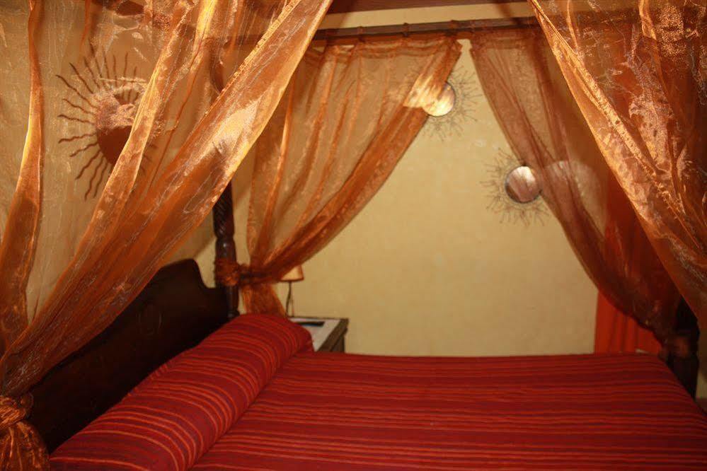 Hostal Restaurante La Diligencia クニット エクステリア 写真